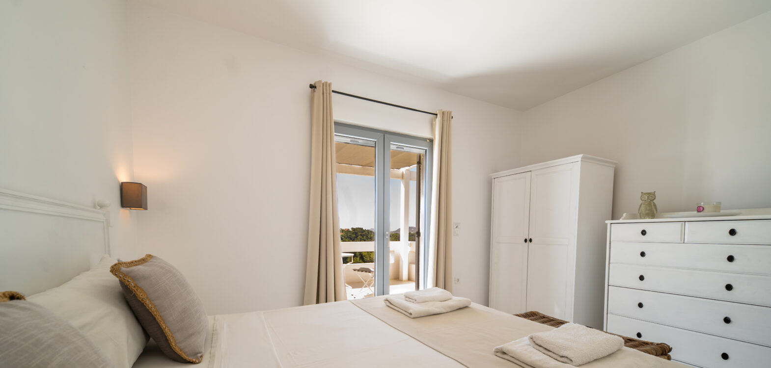 BEDROOM 2 (FIRST FLOOR)