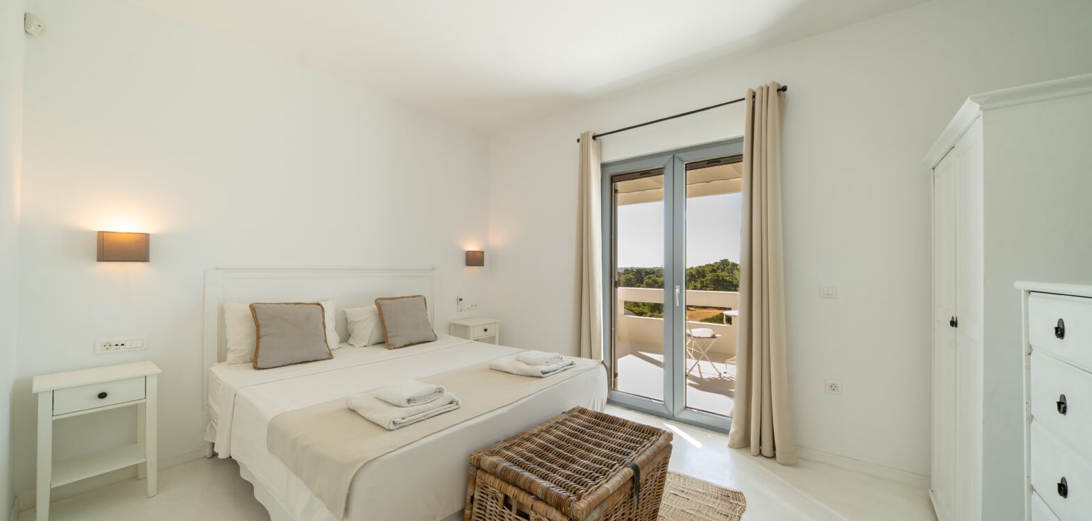 BEDROOM 2 (FIRST FLOOR)